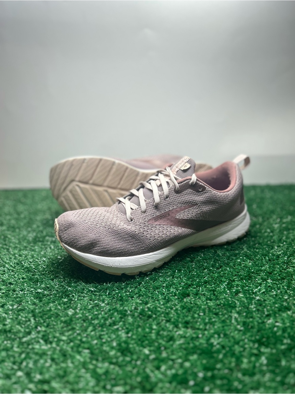 Brooks Revel 4 Womens Running Shoes Size 9.5 Mauve Pink 1203371B286